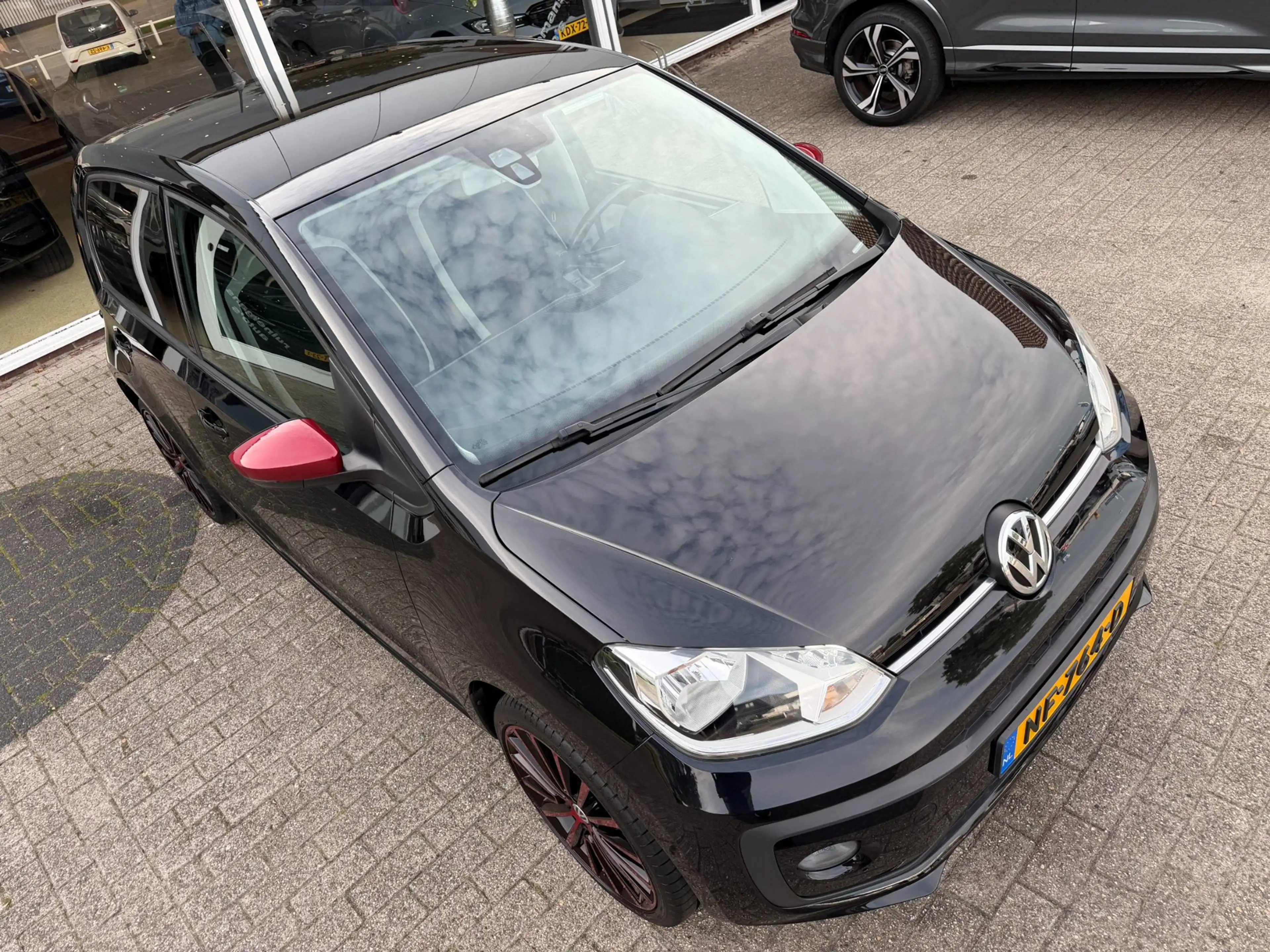 Volkswagen up! 1.0 BMT high up! COLOR / LM / MISTLAMPEN / CRUISE — photo 11
