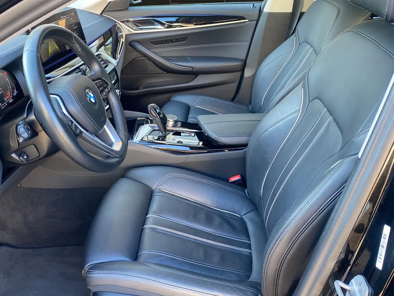 BMW 530 i xDrive Luxury Line*KeyGo*AHK* 11