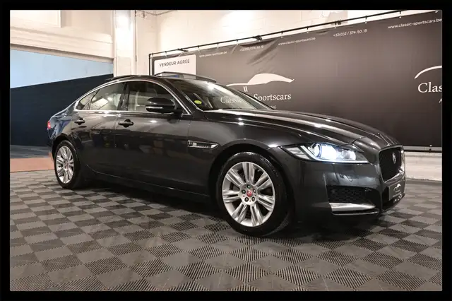 Jaguar XF XF 2.0 D EURO 6b / CAMERA / CARPLAY / TOIT PANO !!