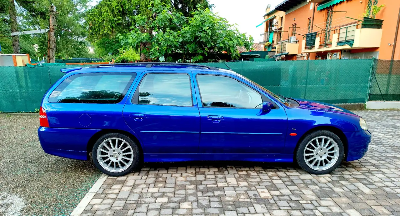 Ford Mondeo SW 2.5 V6 ST200, foto 2