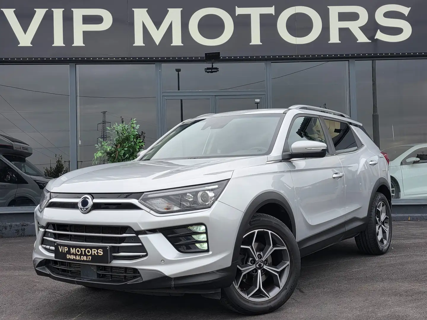 SsangYong Korando FULL OPTIONS // CARNET COMPLET EN AGENCE Zilver - 1