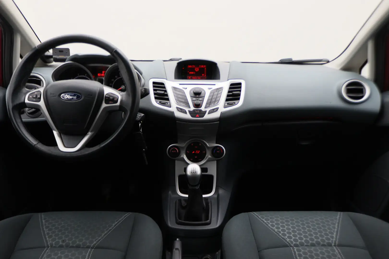 Ford Fiesta 1.6 Titanium Rood - 2