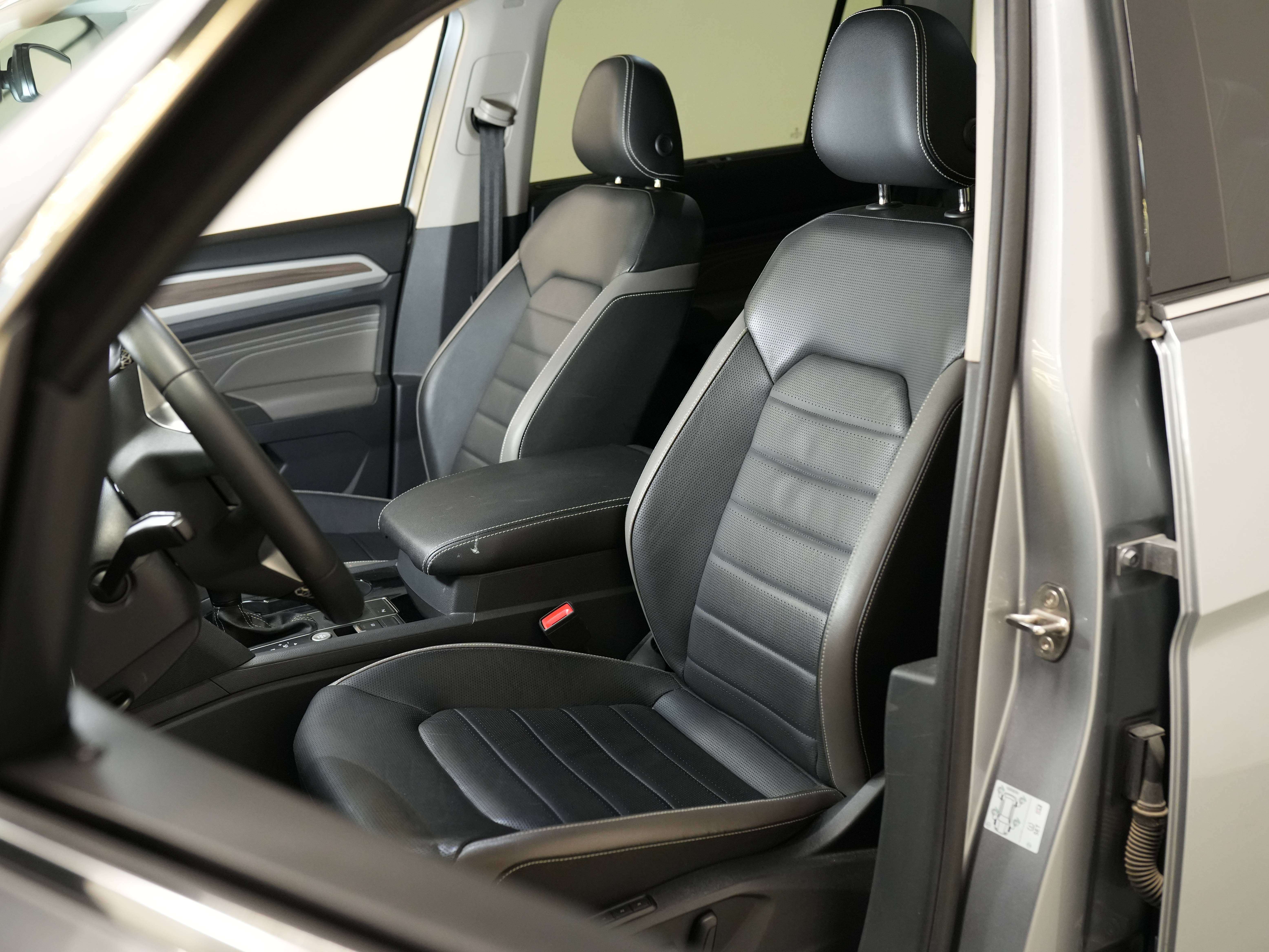 used 2023 Volkswagen Atlas car, priced at $33,900