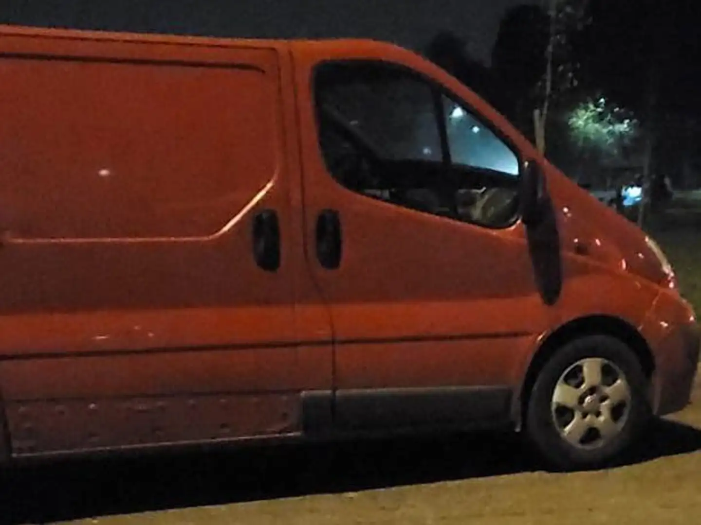 Opel Vivaro Rosso - 1
