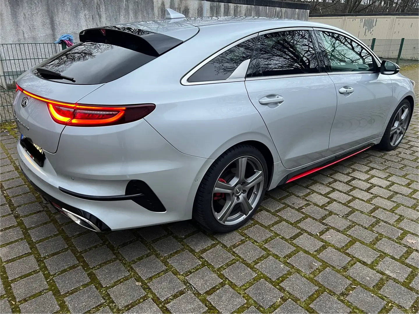 Kia ProCeed / pro_cee'd 1.6 T-GDI DCT7 OPF GT Grau - 1