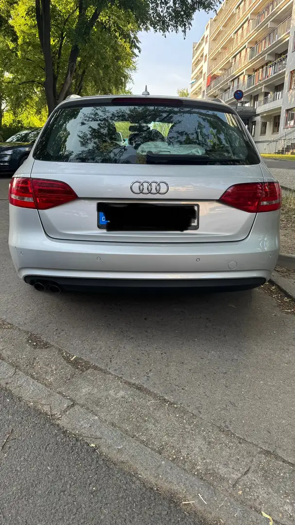 Audi A4 Avant 2.0 TDI DPF Ambiente - 2