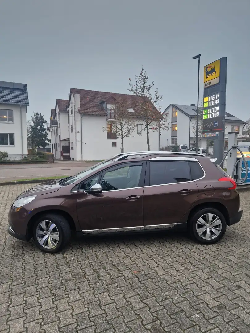 Peugeot 2008 Allure Braun - 2