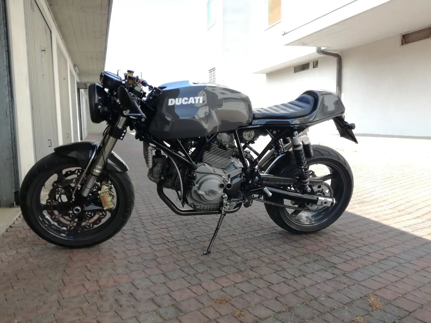 Ducati 1000 GT Grigio - 1