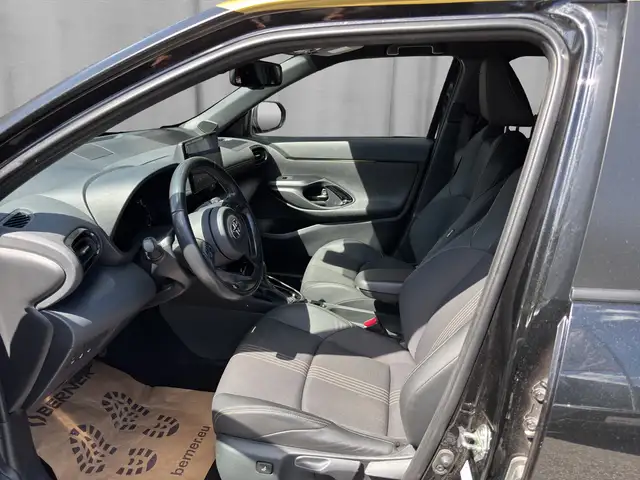 Toyota Yaris Cross view 6