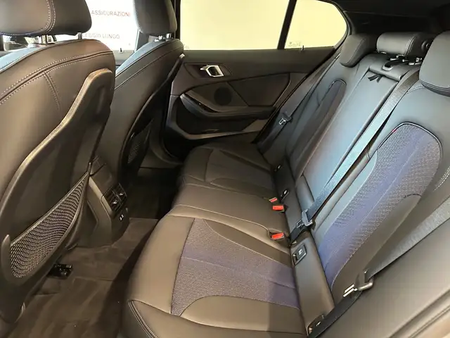 BMW 1 Series view 8