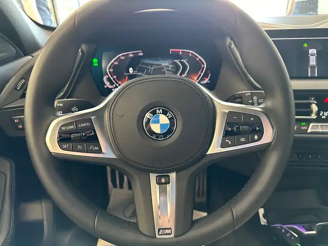 BMW 1 Series view 15