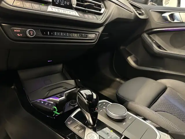 BMW 1 Series view 14