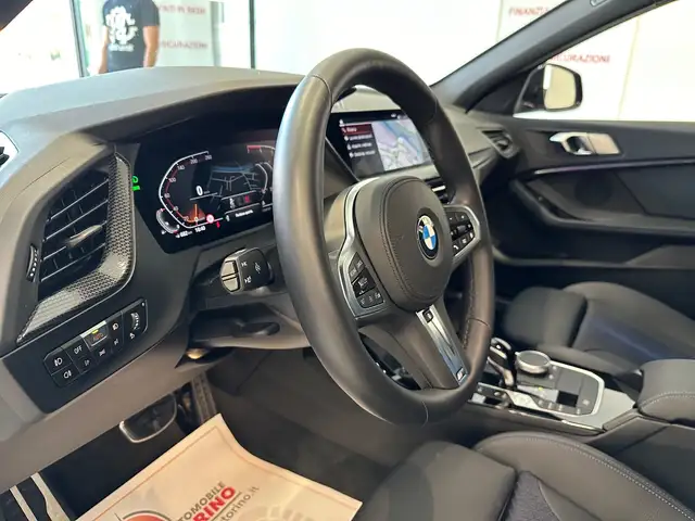 BMW 1 Series view 12