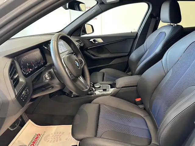 BMW 1 Series view 10