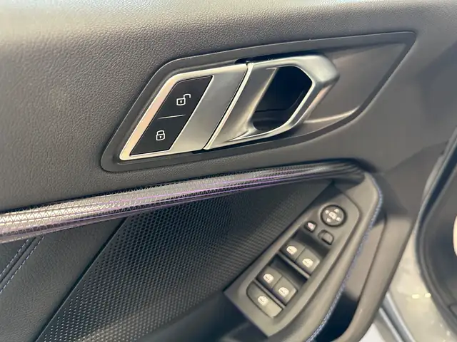 BMW 1 Series view 11