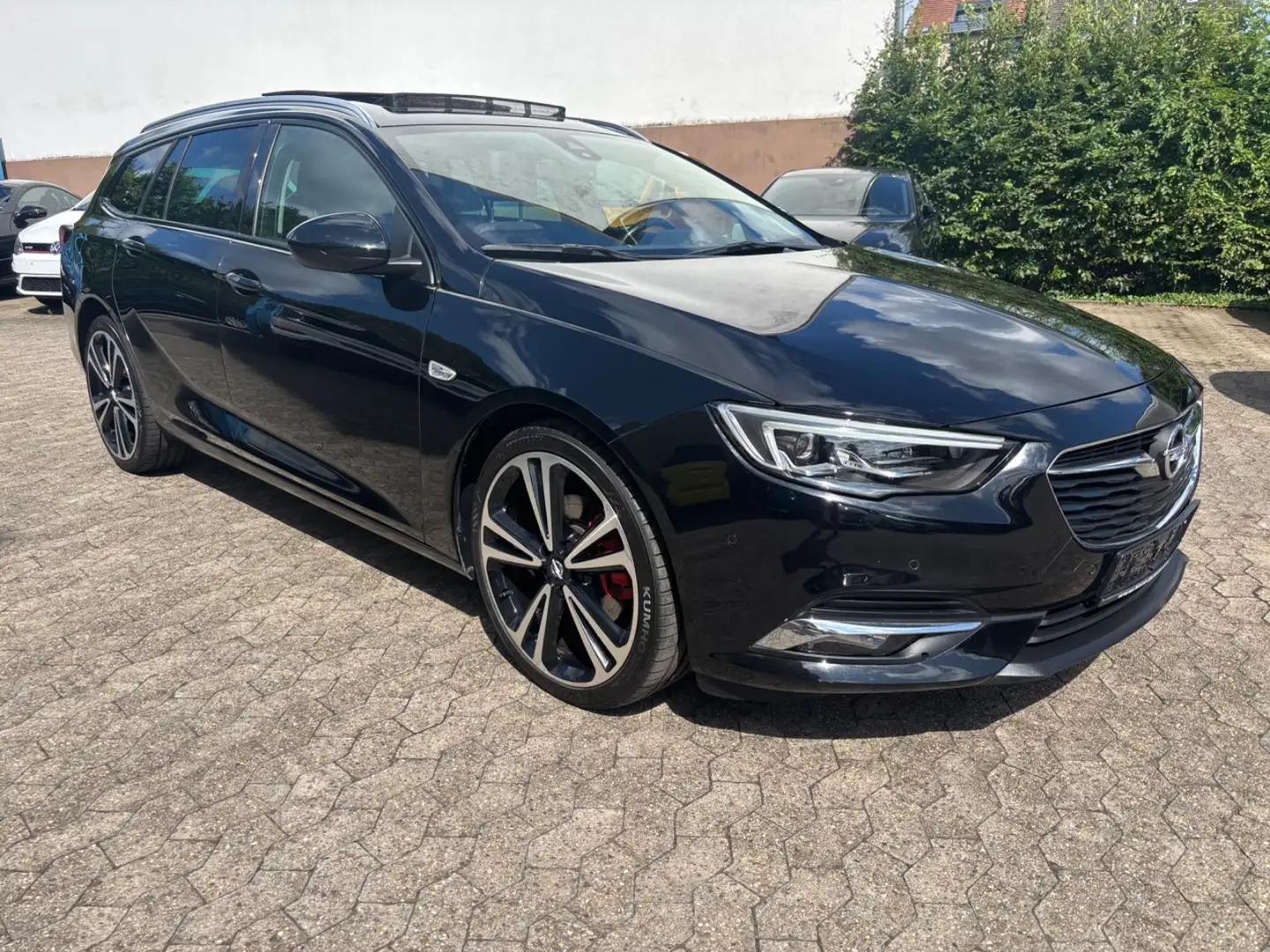 Opel Insignia Sports Tourer Dynamic 4x4 Schwarz - 2