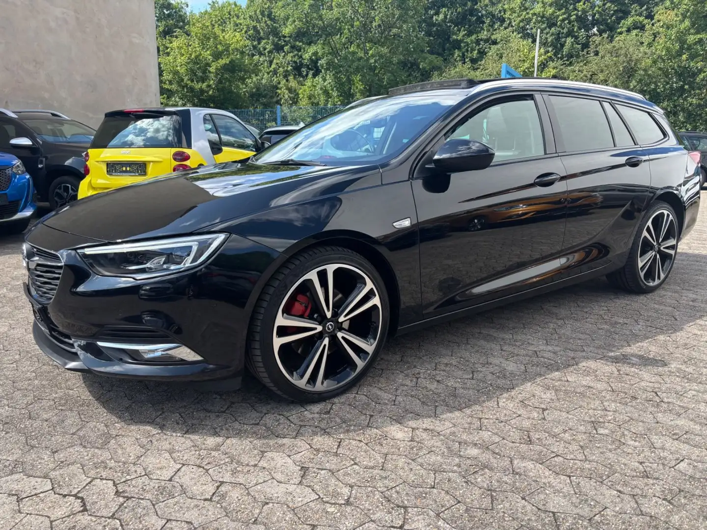 Opel Insignia Sports Tourer Dynamic 4x4 Schwarz - 1