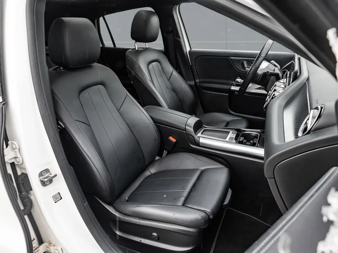 Mercedes-Benz GLA снимка Mercedes-Benz GLA