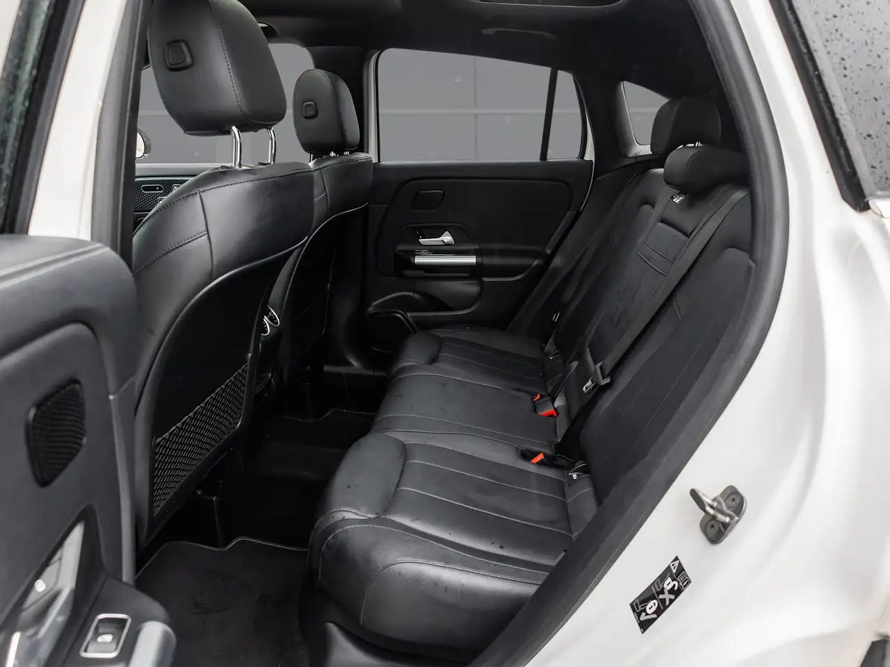 Mercedes-Benz GLA снимка Mercedes-Benz GLA