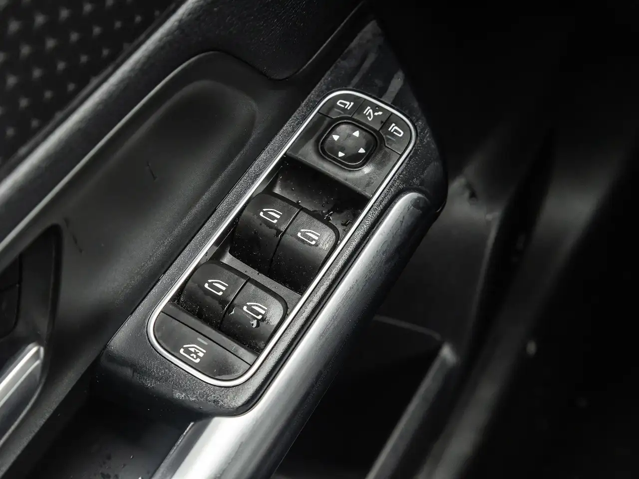 Mercedes-Benz GLA снимка Mercedes-Benz GLA
