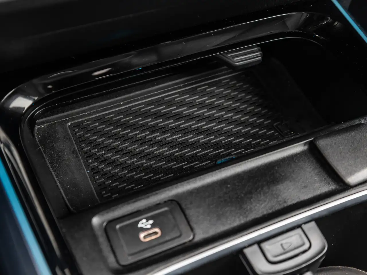 Mercedes-Benz GLA снимка Mercedes-Benz GLA