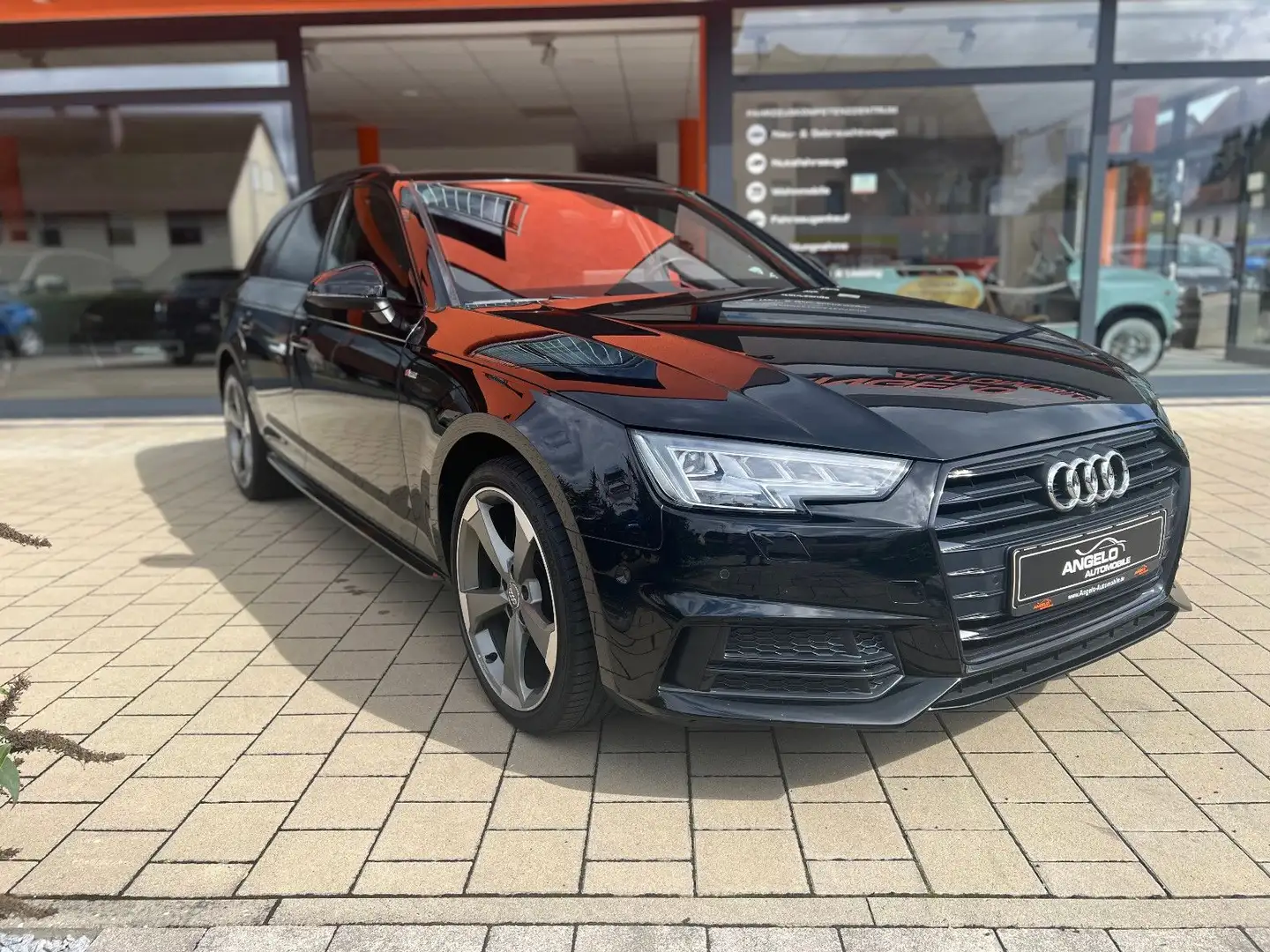 Audi A4 TFSI Avant*Optik Paket* S-Line*Pano*Matrix* Schwarz - 2