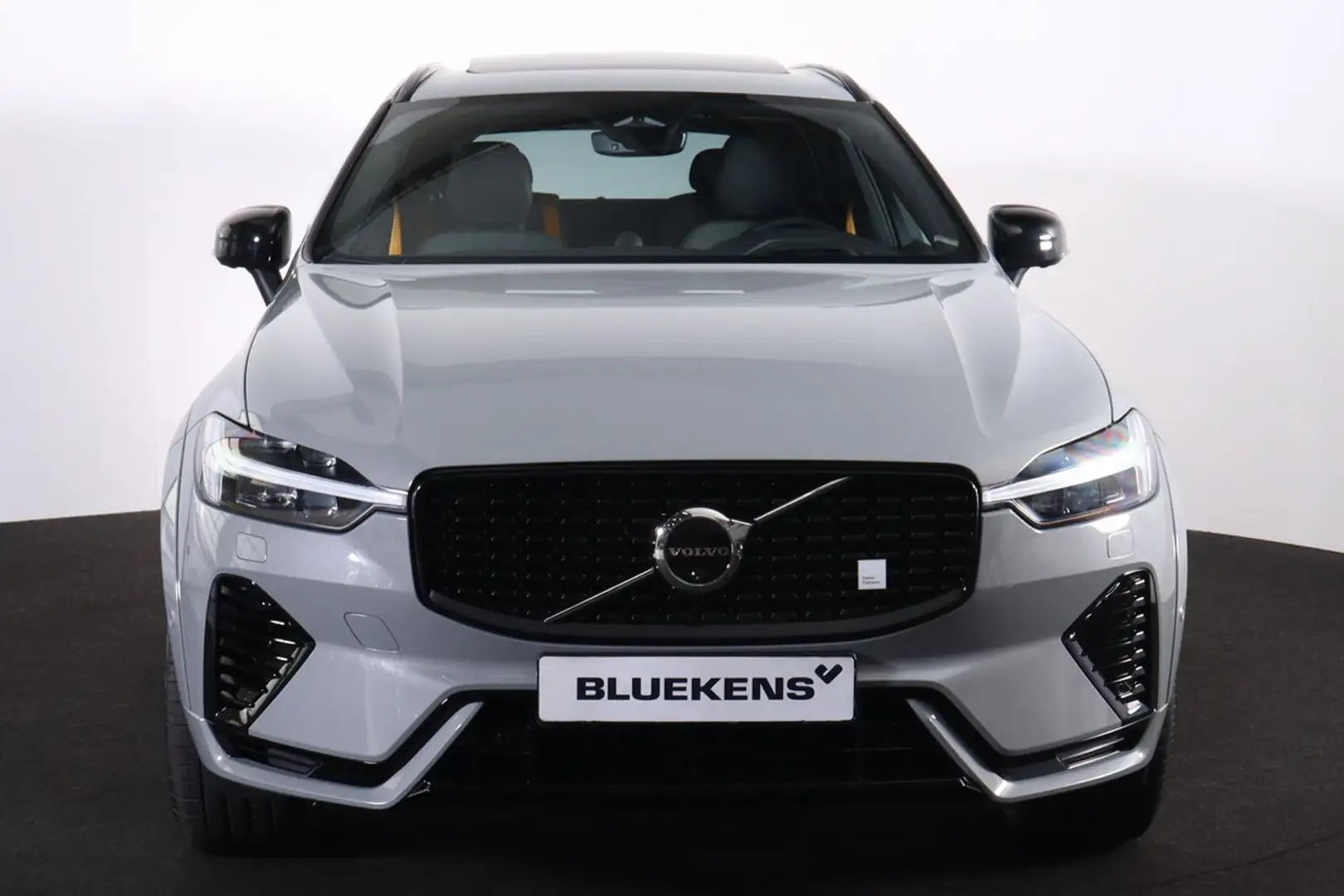 Volvo XC60 T8 AWD Polestar Engineered - LONG RANGE - Panorama Grau - 2