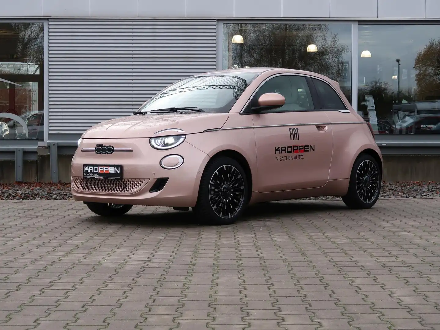 Fiat 500e Limousine MY25 42 kWh La Prima Navi Kamera Złoty - 2