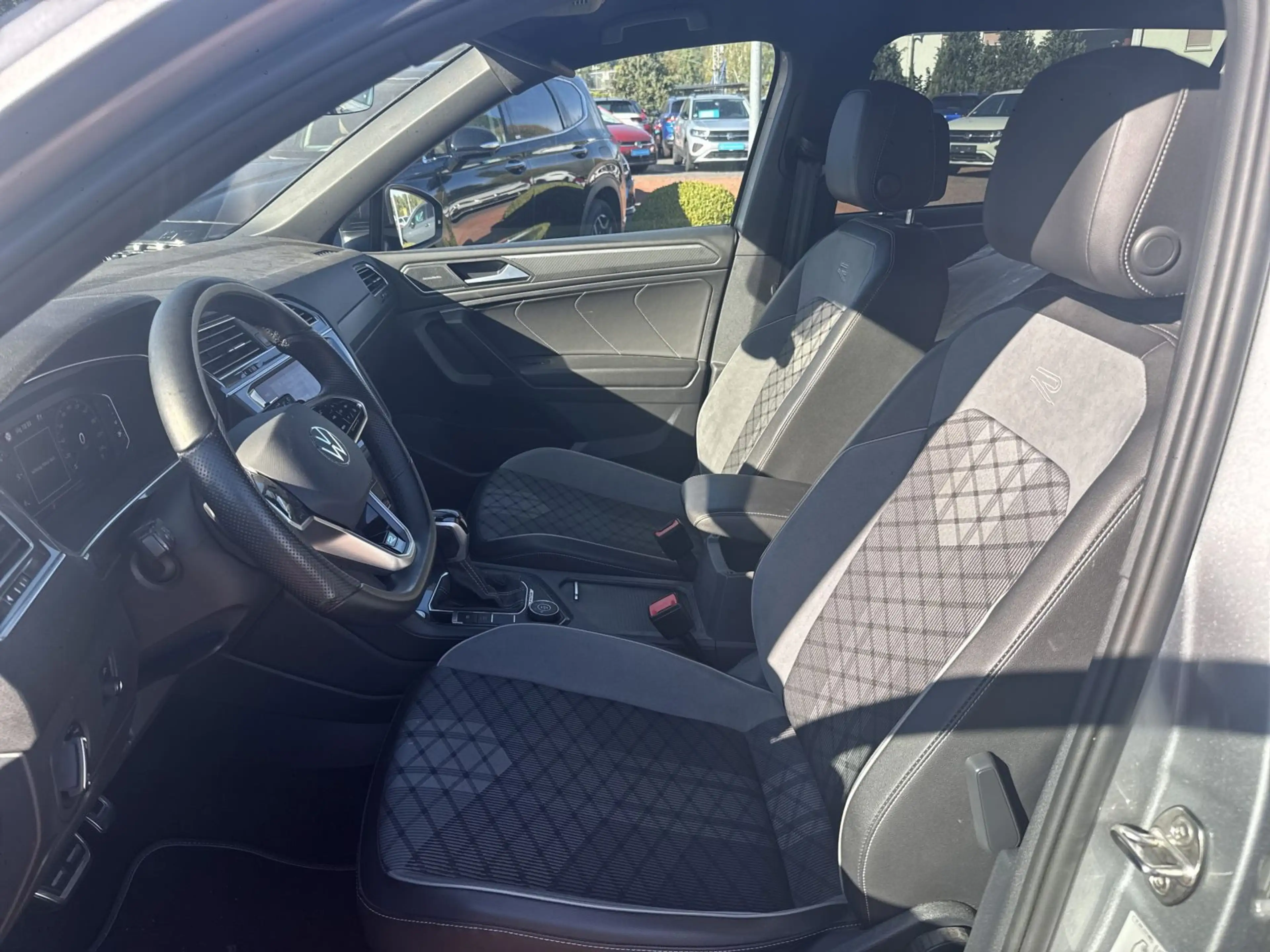 Volkswagen Tiguan Allspace 2.0 TDI 4Motion DSG R-Line+el.He — photo 3