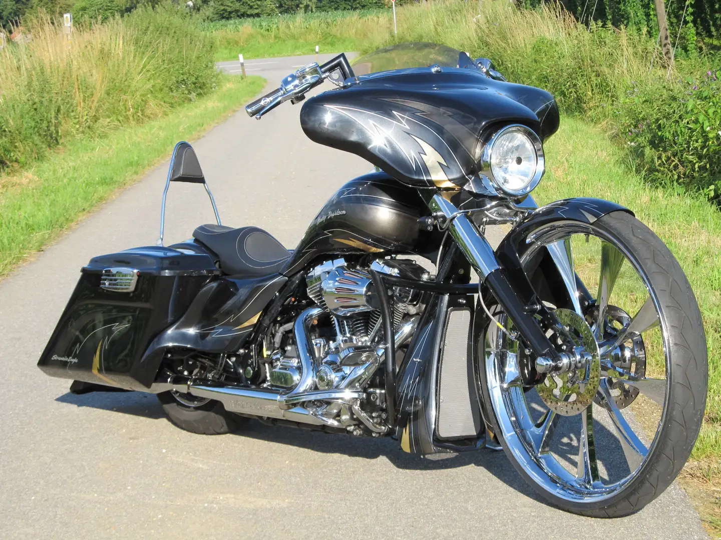 Harley-Davidson Electra Glide CVO 30 Zoll Custom Bagger UMbau Negru - 1