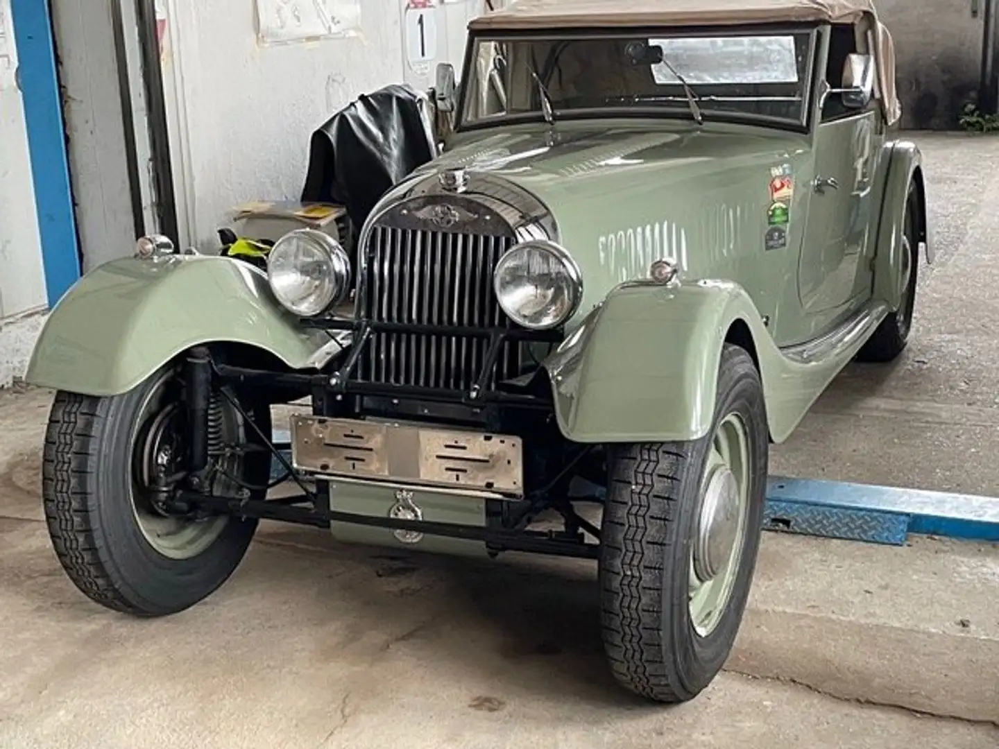 Morgan Plus 4 Grün - 1