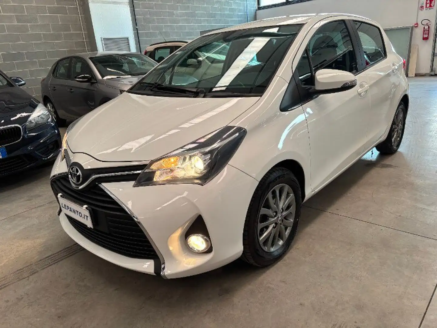 Toyota Yaris Yaris 1.0 5 porte Active Bianco - 1