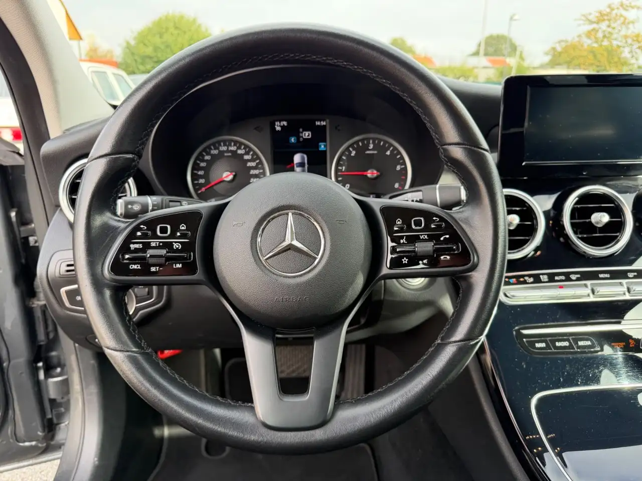 MERCEDES-BENZ C220 W205 BREAK - CAMÉRA DE RECUL - VOLANT CUIR - ATTELAGE FIXE