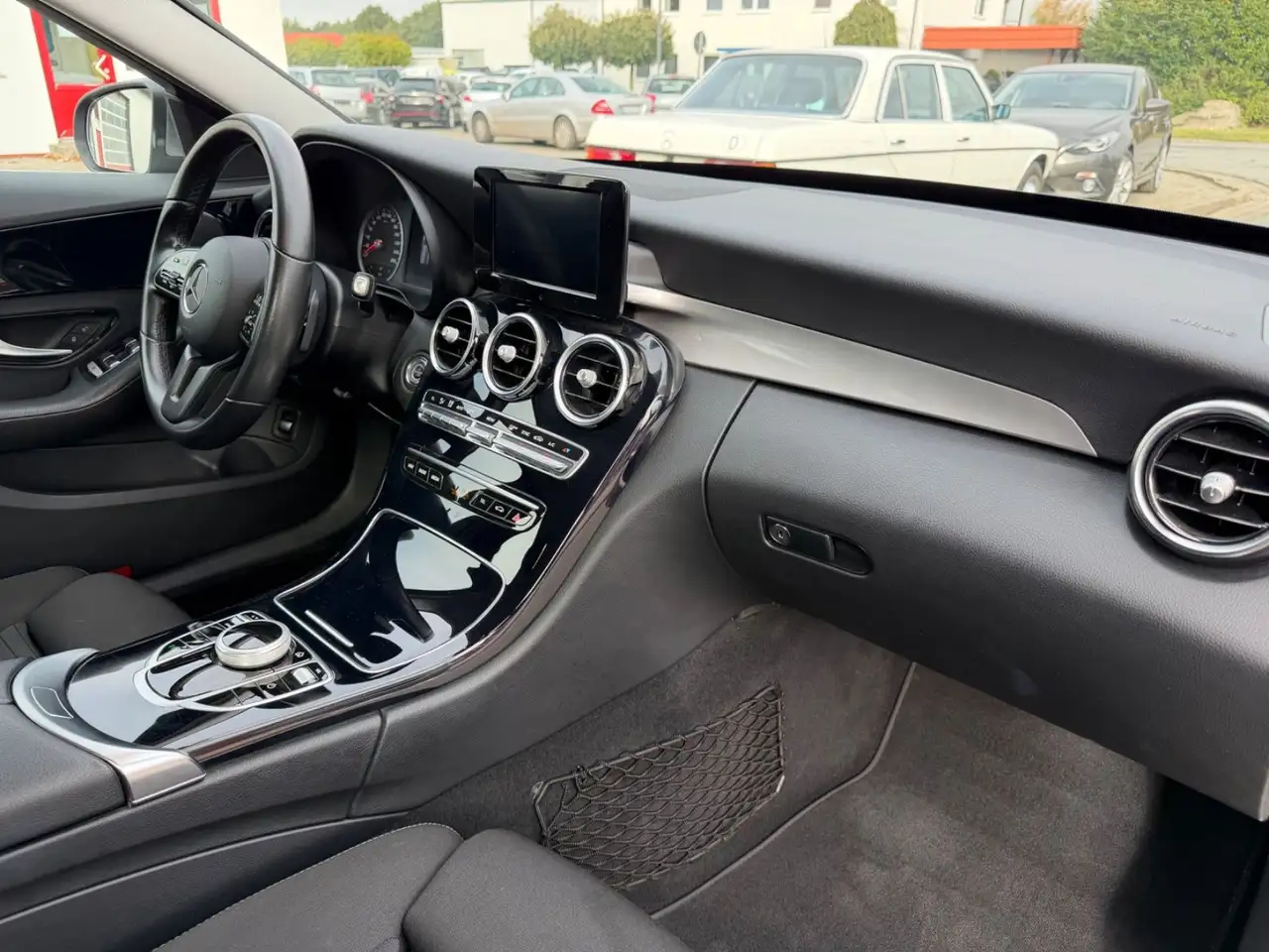 MERCEDES-BENZ C220 W205 BREAK - CAMÉRA DE RECUL - VOLANT CUIR - ATTELAGE FIXE