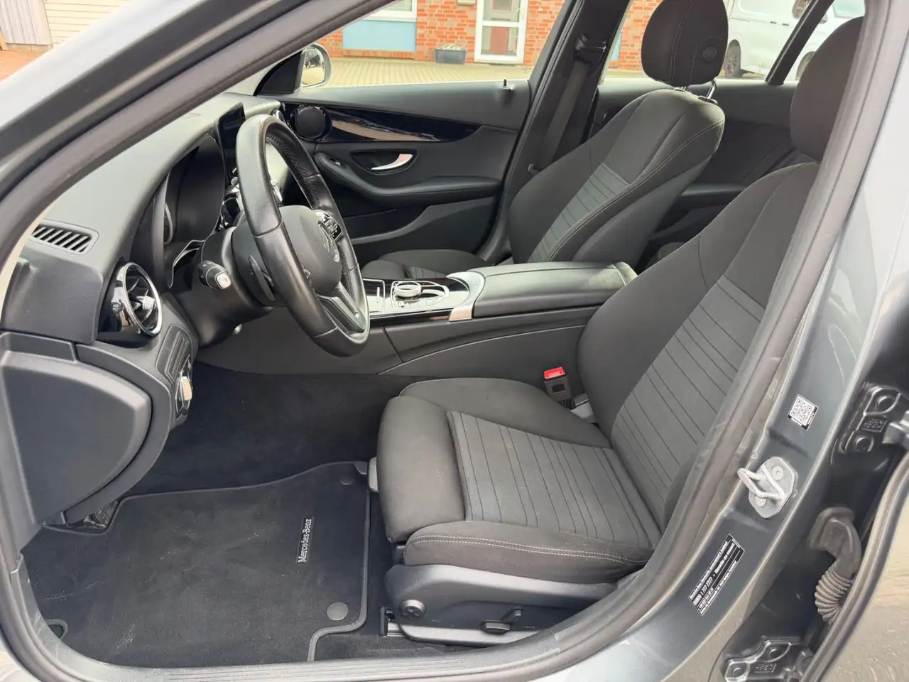 MERCEDES-BENZ C220 W205 BREAK - CAMÉRA DE RECUL - VOLANT CUIR - ATTELAGE FIXE