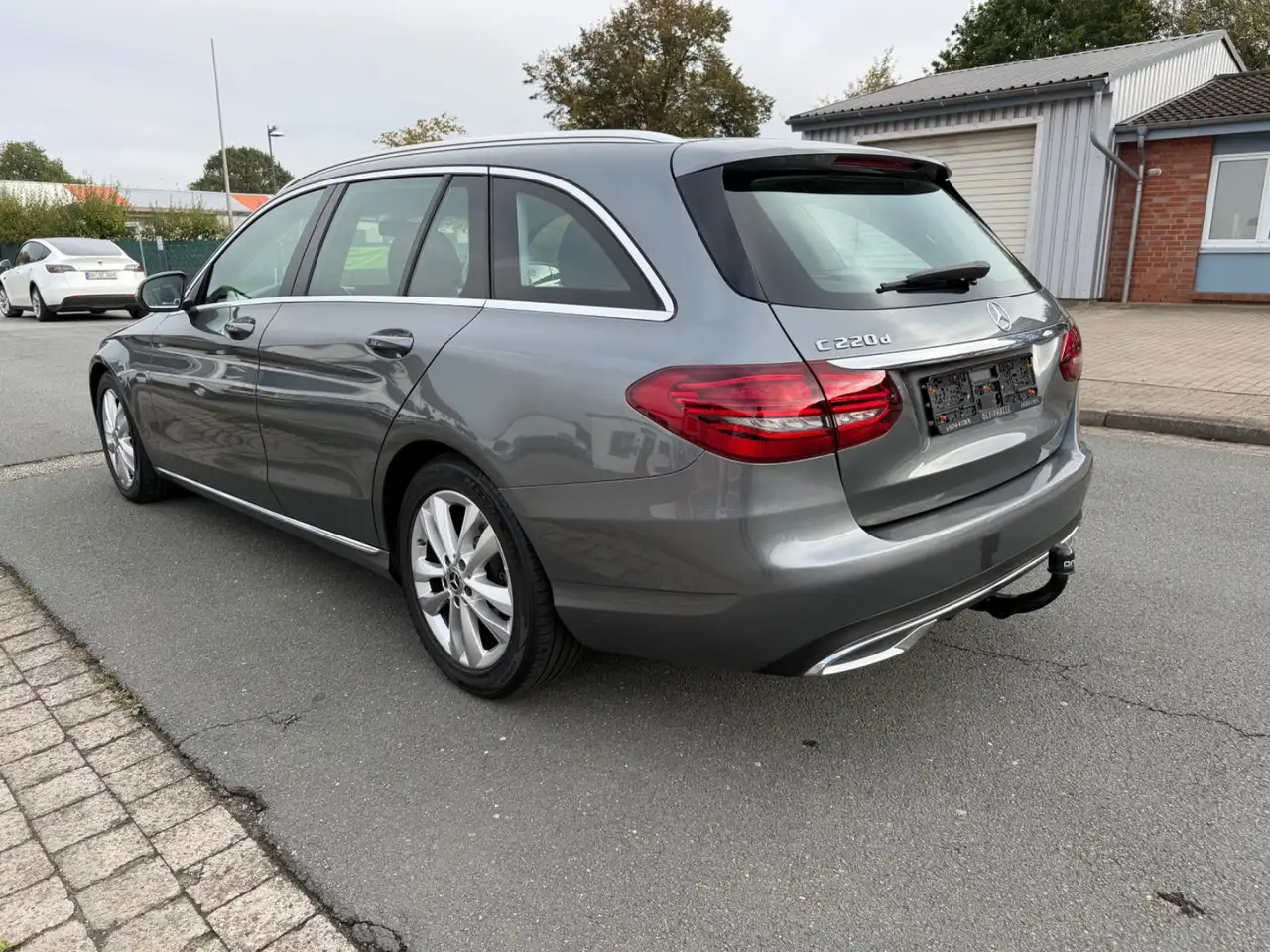 MERCEDES-BENZ C220 W205 BREAK - CAMÉRA DE RECUL - VOLANT CUIR - ATTELAGE FIXE