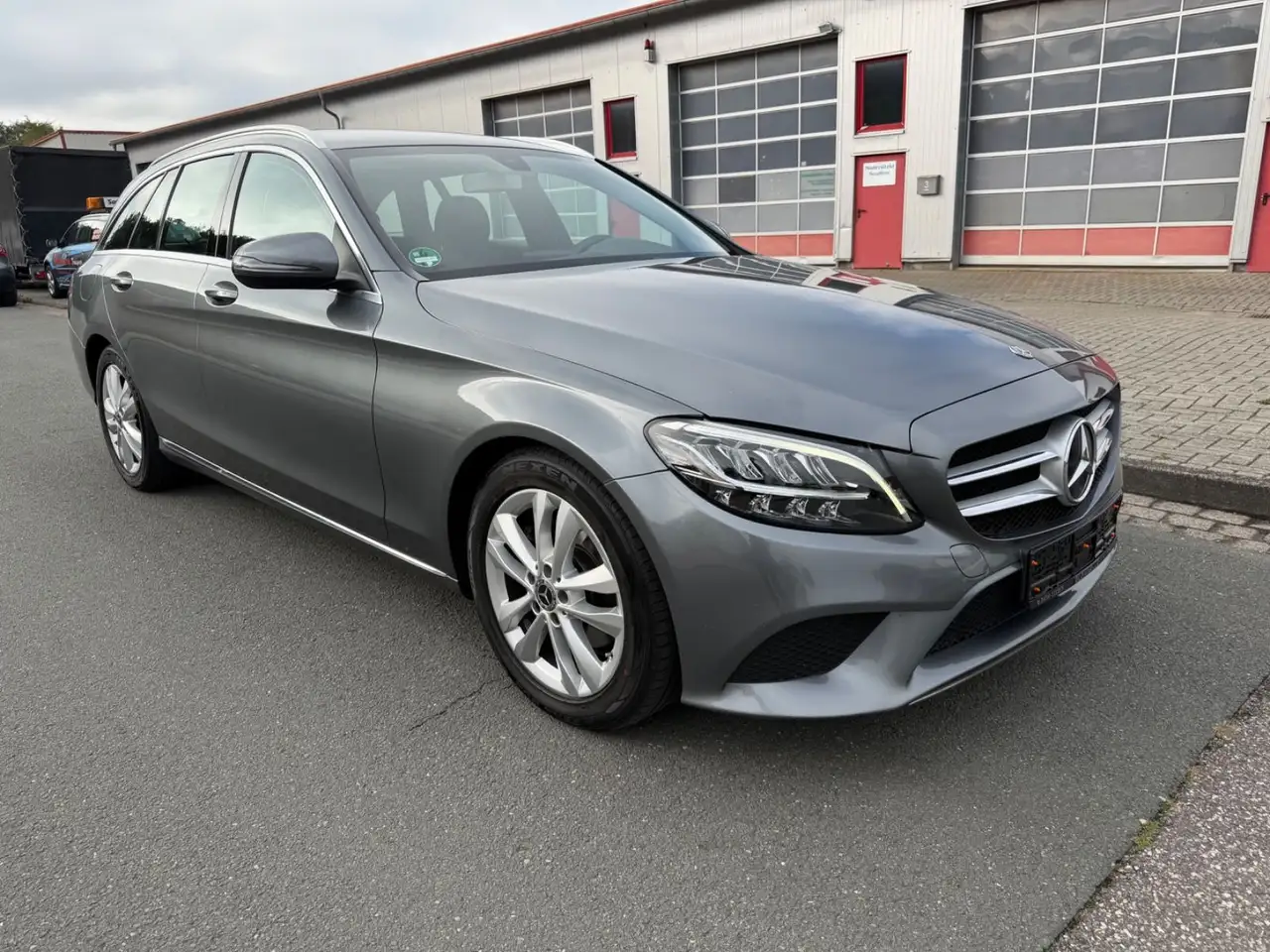 MERCEDES-BENZ C220 W205 BREAK - CAMÉRA DE RECUL - VOLANT CUIR - ATTELAGE FIXE