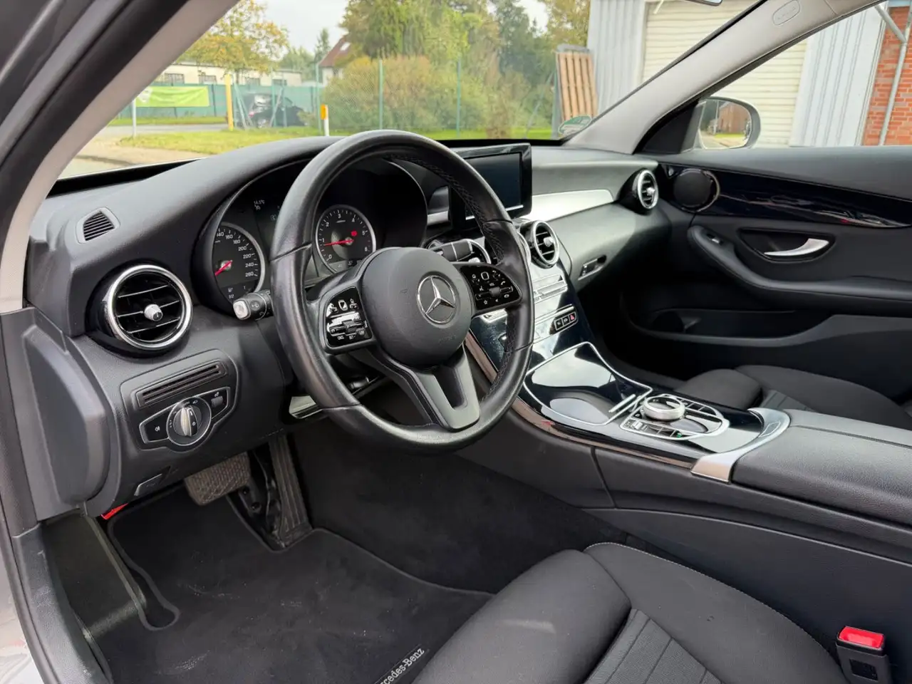 MERCEDES-BENZ C220 W205 BREAK - CAMÉRA DE RECUL - VOLANT CUIR - ATTELAGE FIXE