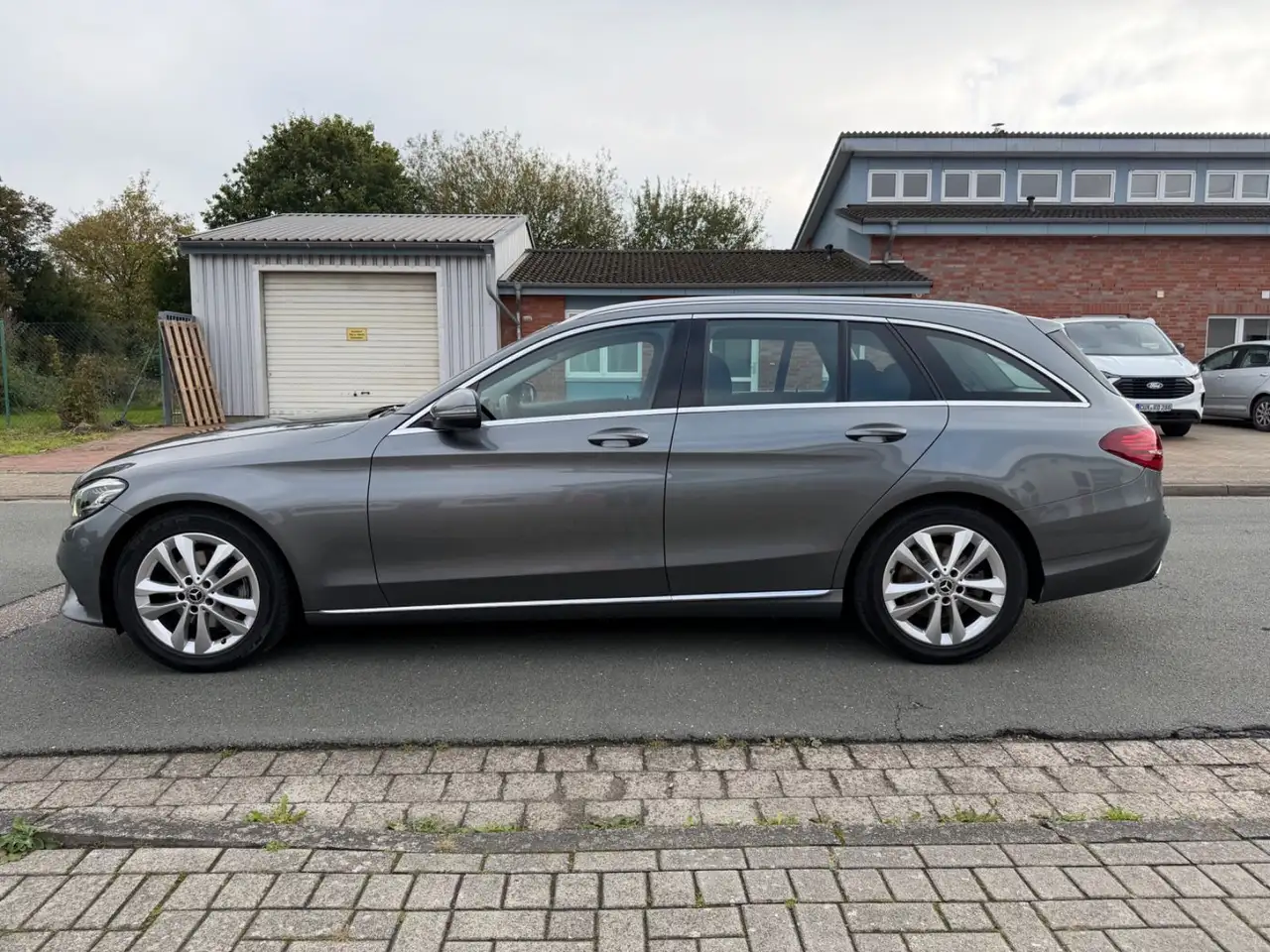 MERCEDES-BENZ C220 W205 BREAK - CAMÉRA DE RECUL - VOLANT CUIR - ATTELAGE FIXE