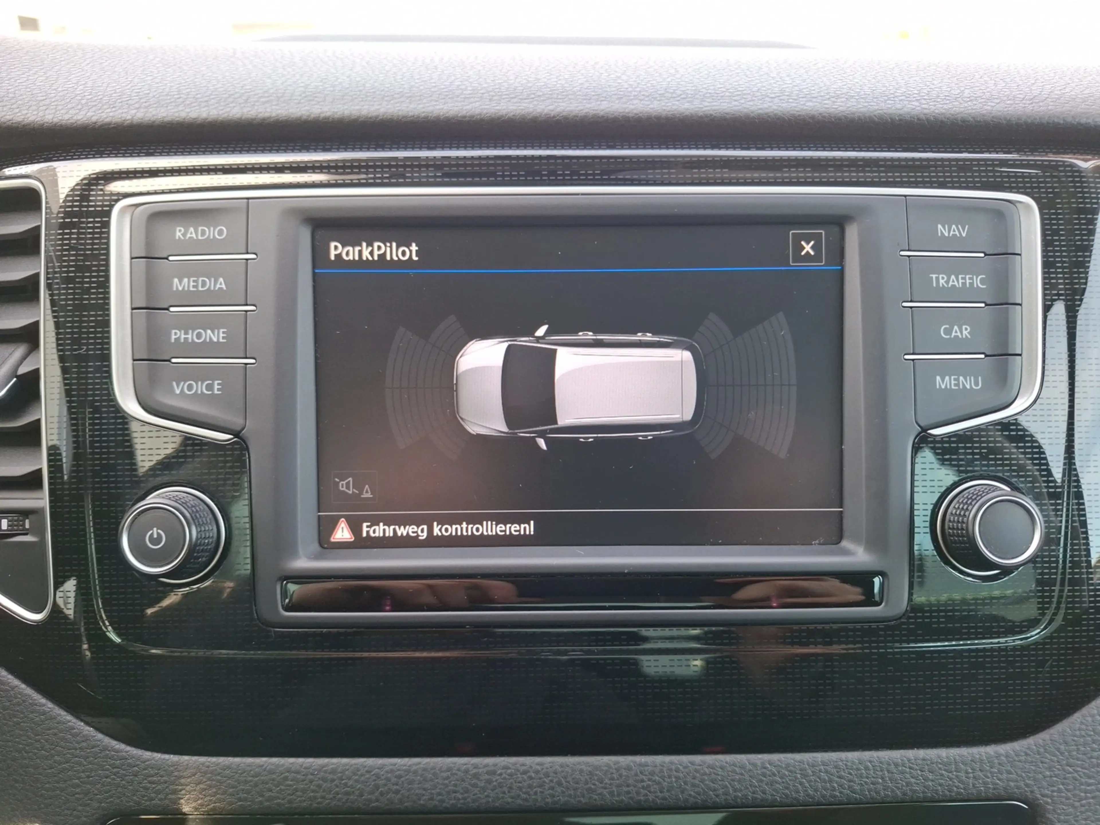 Volkswagen Golf Sportsvan TSI Sound Navi ACC PDC SH LM — photo 14