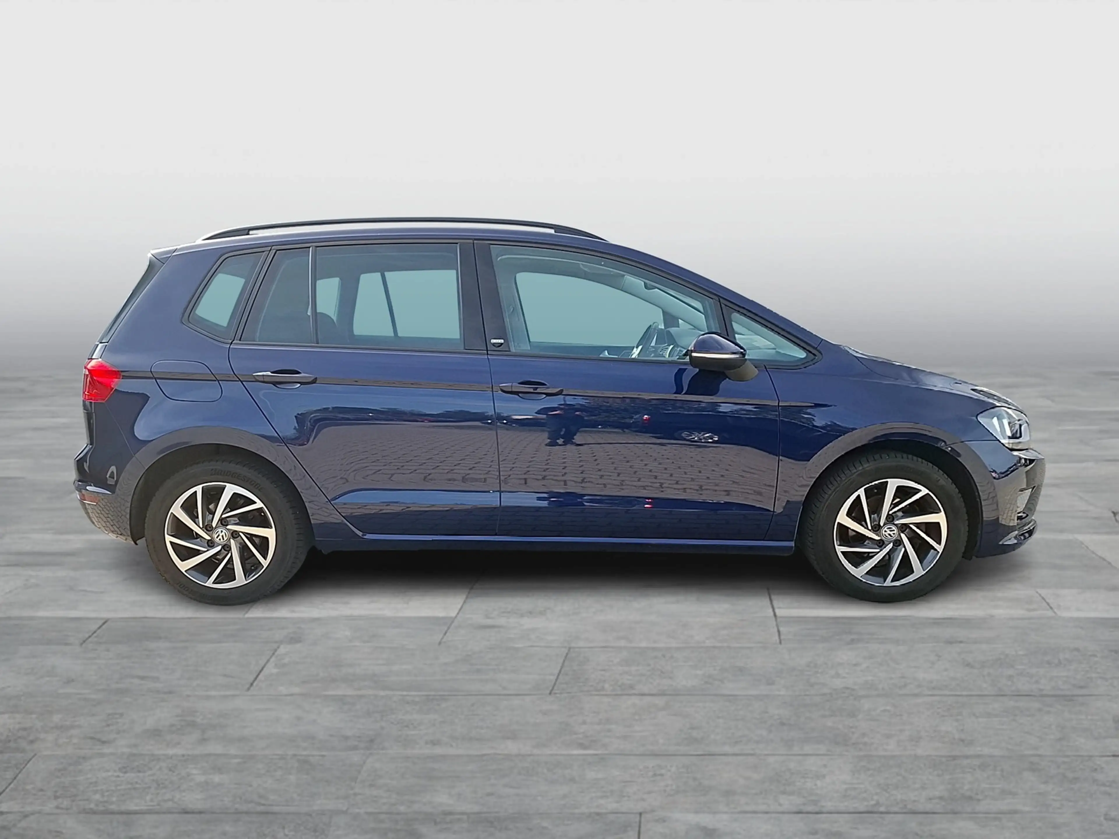 Volkswagen Golf Sportsvan TSI Sound Navi ACC PDC SH LM — photo 6