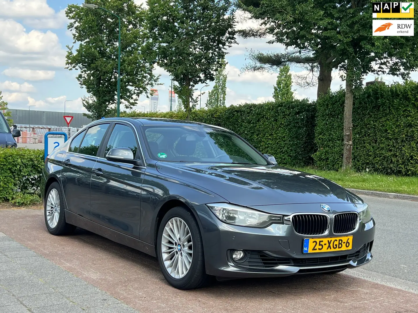 BMW 320 3-serie 320i Executive * Zeer nette auto! Gris - 1