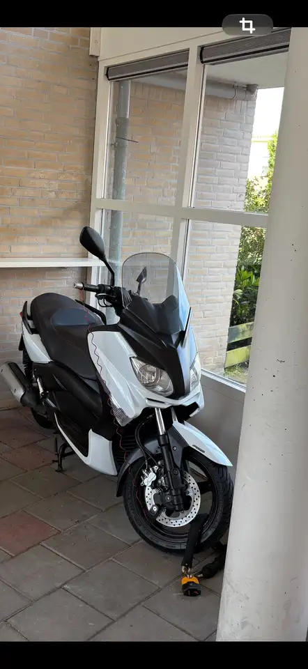 Yamaha X-Max 250