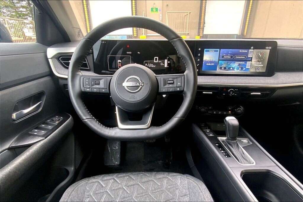 2025 Nissan Kicks SV — снимка 1