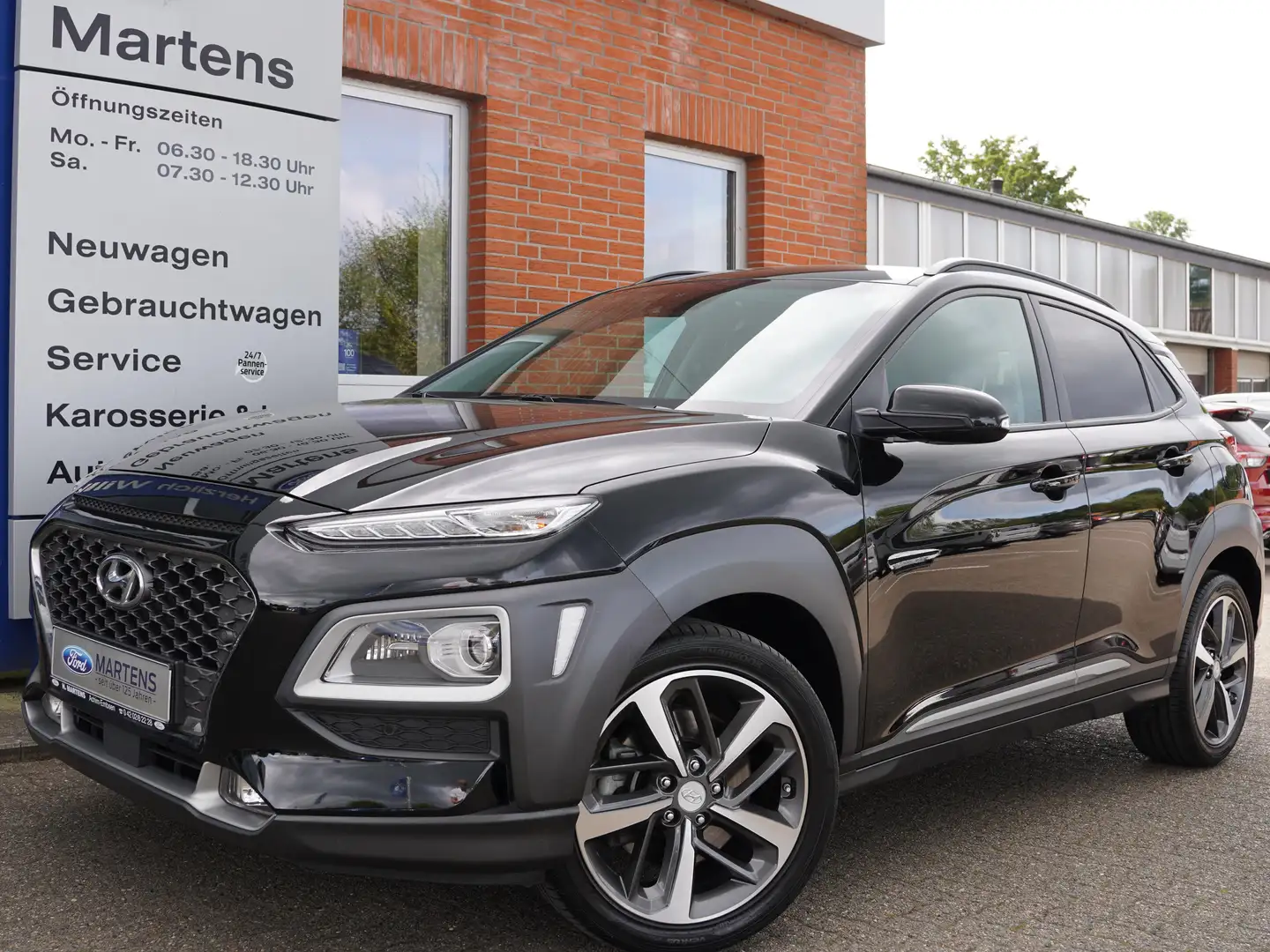 Hyundai KONA Premium 1,6 T-GDI 4WD Automatik | Noir - 1