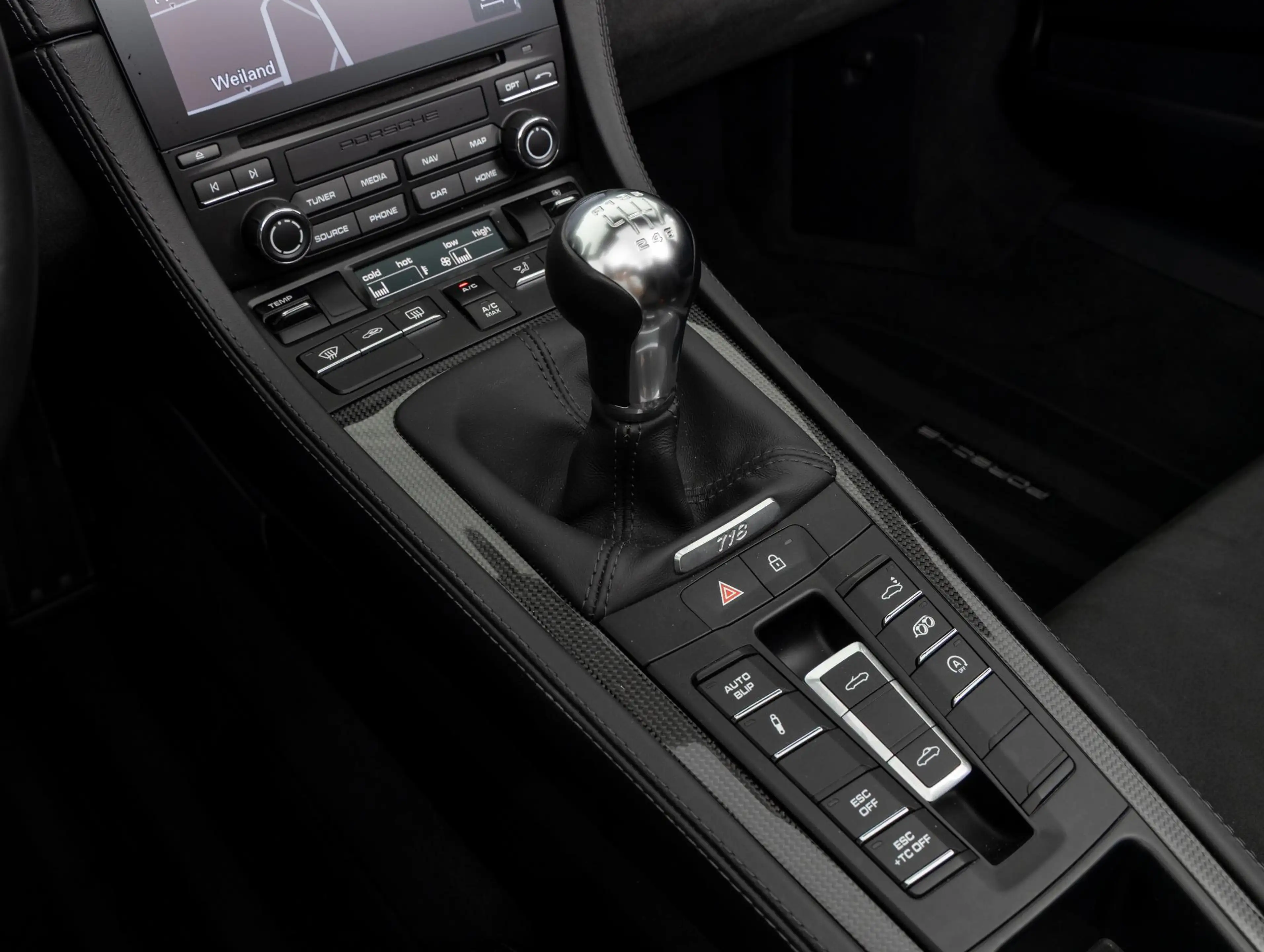 Porsche 718 Spyder — photo 39