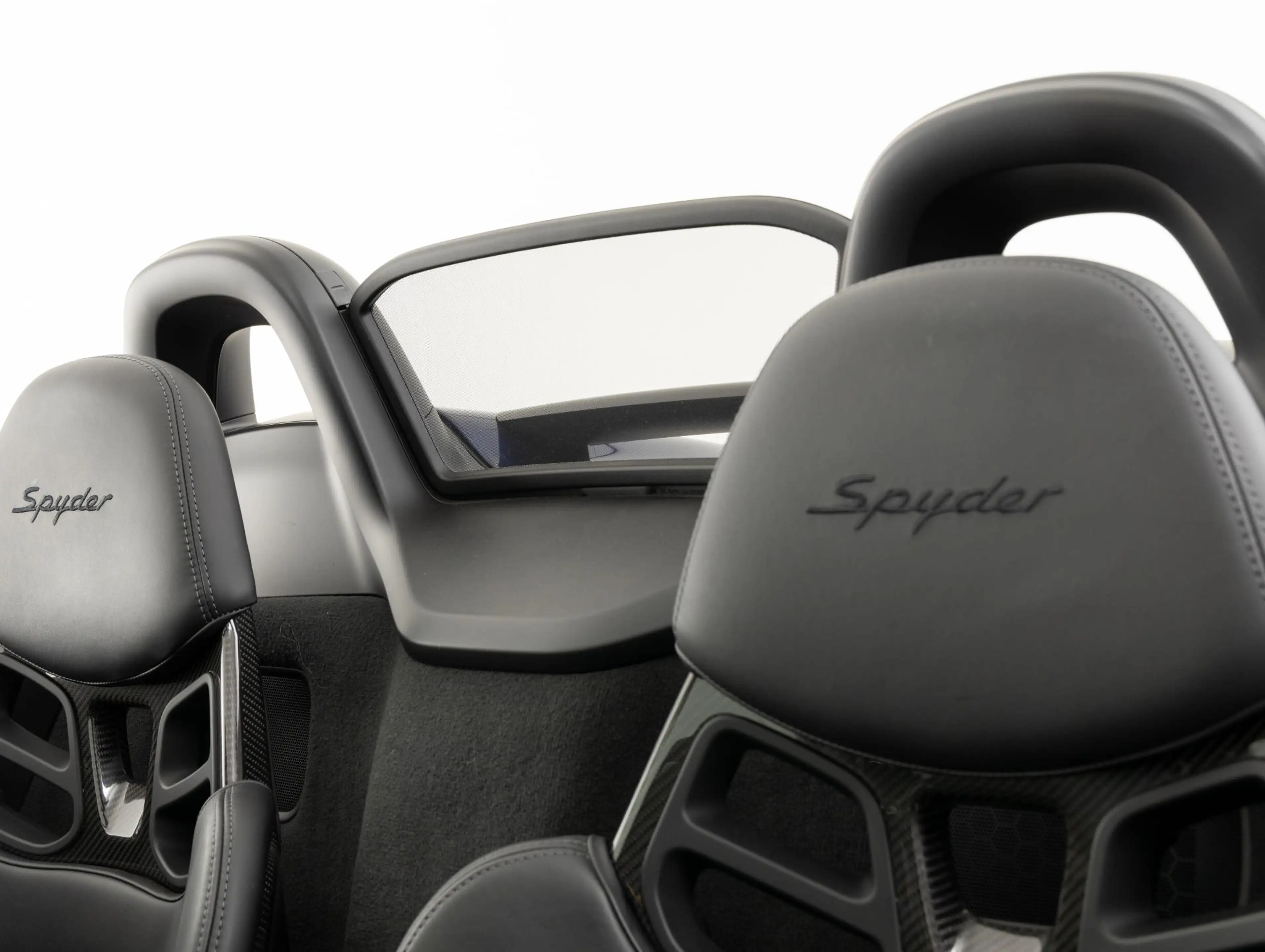 Porsche 718 Spyder — photo 26
