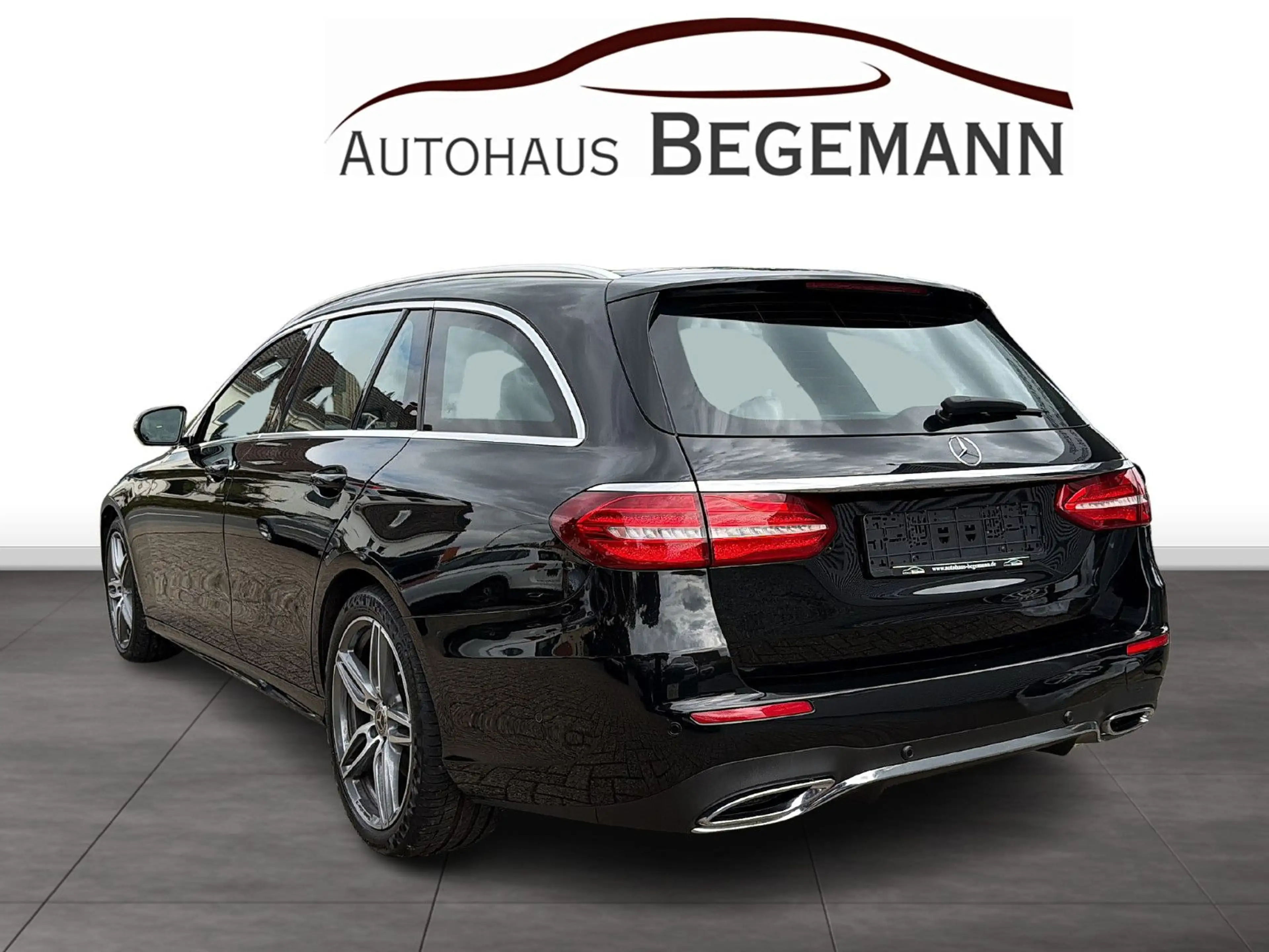 Mercedes-Benz E 400 d 4Matic T-Modell / AMG LINE / 360°/ LEDER — photo 4