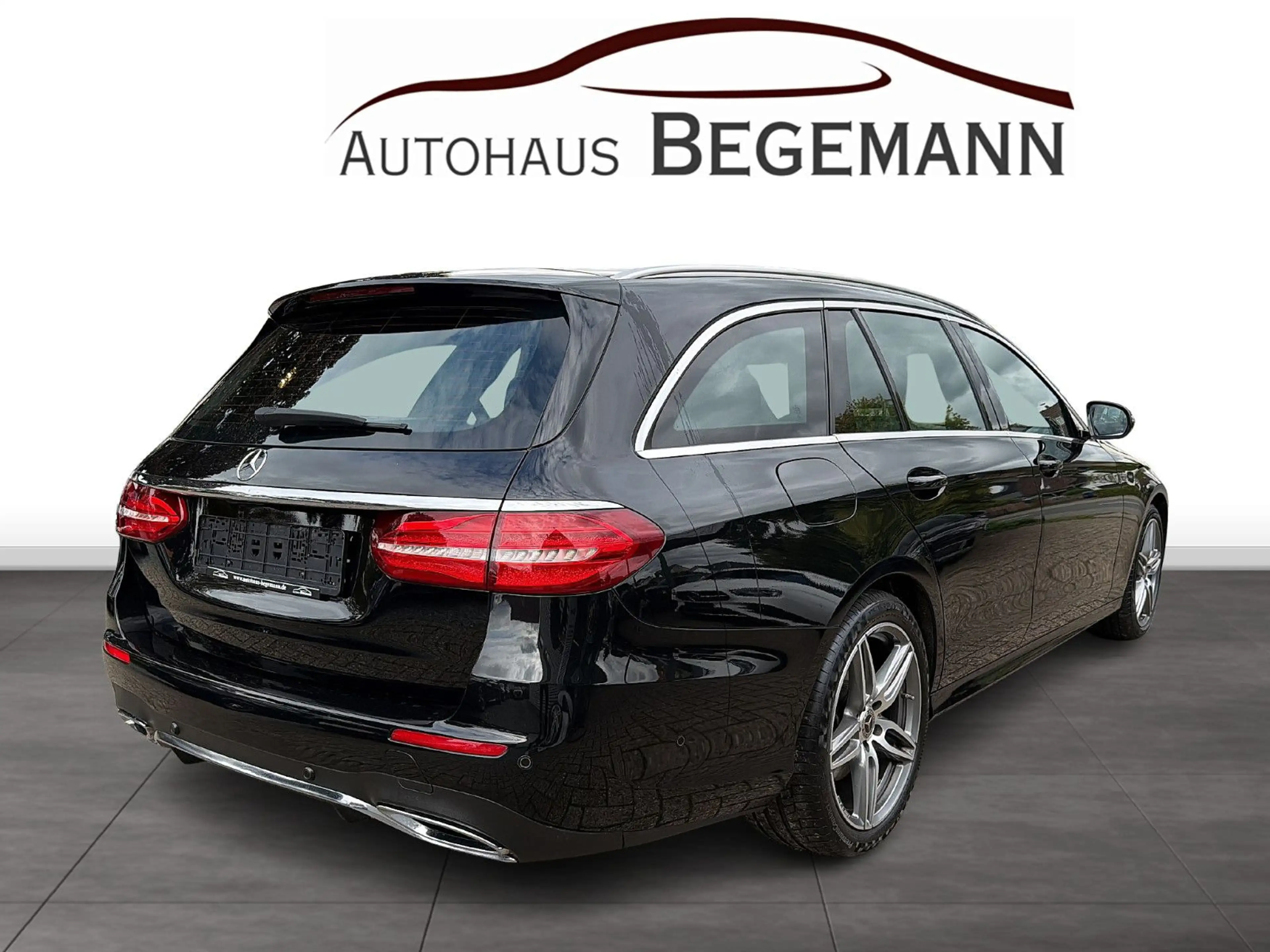 Mercedes-Benz E 400 d 4Matic T-Modell / AMG LINE / 360°/ LEDER — photo 5