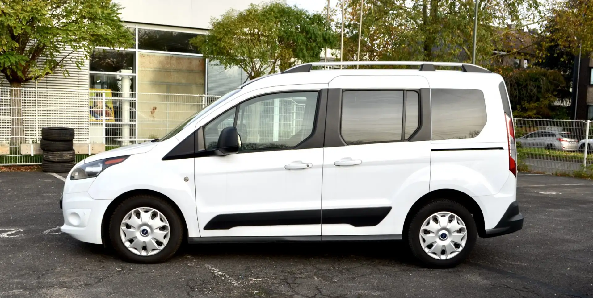 Ford Tourneo Connect *GANZJAHRESR*PDC VH*SITZHEIZUNG Weiß - 2